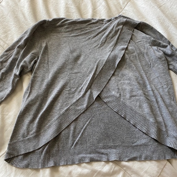 Open back Fabletics Hoodie - Picture 2 of 4